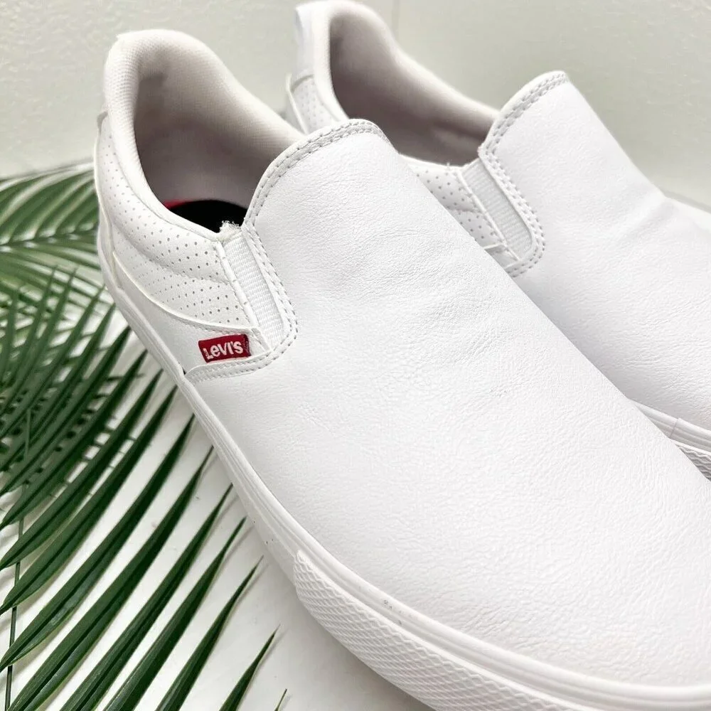 Levi's Naya Perf Women's Low Top Rounded Toe Slip-On Comfort Shoes Size 10M NWB